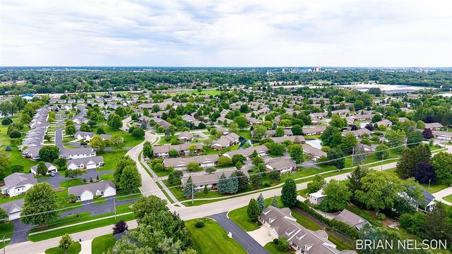 205 Parkside Drive, Zeeland, MI 49464