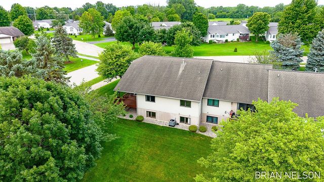 205 Parkside Drive, Zeeland, MI 49464