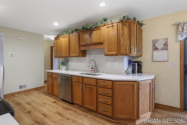 205 Parkside Drive, Zeeland, MI 49464