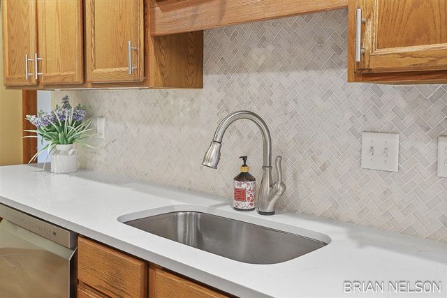 205 Parkside Drive, Zeeland, MI 49464