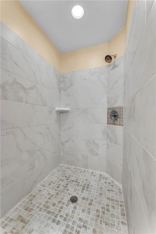 8 Hillcrest Drive, Holiday Island, AR 72631