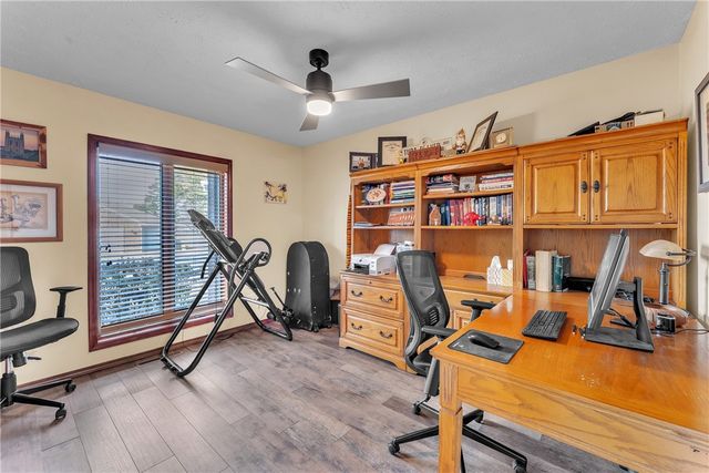 8 Hillcrest Drive, Holiday Island, AR 72631