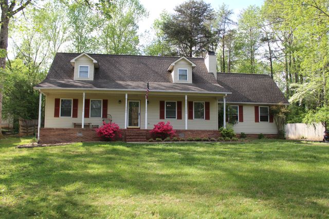 1719 Heathrow Dr, Cookeville, TN 38506
