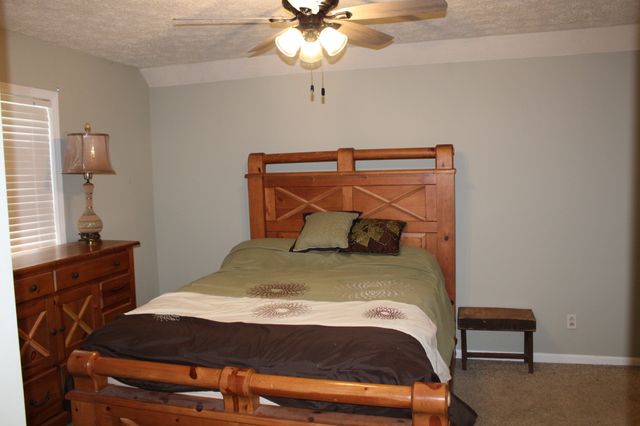 1719 Heathrow Dr, Cookeville, TN 38506