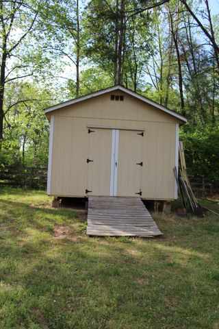 1719 Heathrow Dr, Cookeville, TN 38506