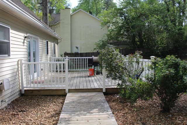 1719 Heathrow Dr, Cookeville, TN 38506