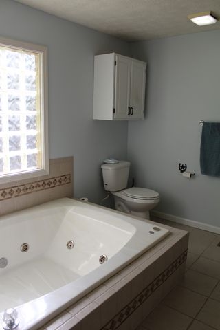 1719 Heathrow Dr, Cookeville, TN 38506