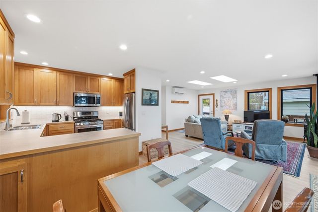 2533 Island View Lane, Lummi Island, WA 98262