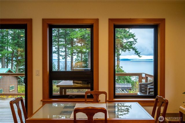 2533 Island View Lane, Lummi Island, WA 98262
