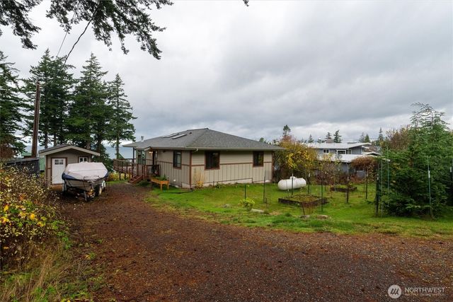 2533 Island View Lane, Lummi Island, WA 98262