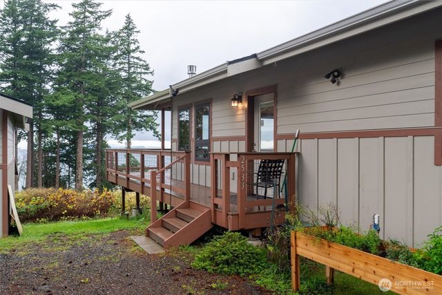 2533 Island View Lane, Lummi Island, WA 98262