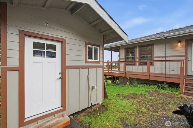 2533 Island View Lane, Lummi Island, WA 98262