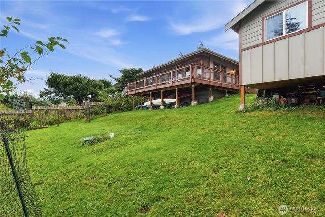 2533 Island View Lane, Lummi Island, WA 98262
