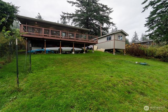 2533 Island View Lane, Lummi Island, WA 98262