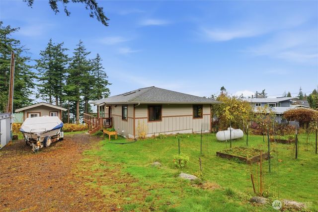2533 Island View Lane, Lummi Island, WA 98262