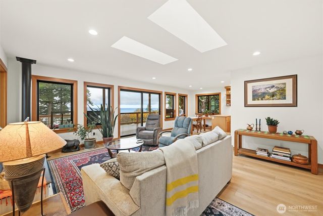 2533 Island View Lane, Lummi Island, WA 98262