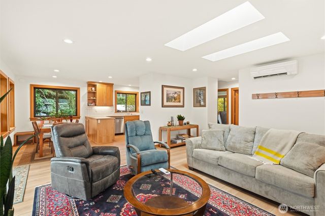 2533 Island View Lane, Lummi Island, WA 98262