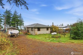 2533 Island View Lane, Lummi Island, WA 98262