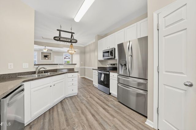 541 Village Loop Drive, Apex, NC 27502