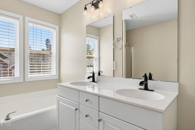 541 Village Loop Drive, Apex, NC 27502