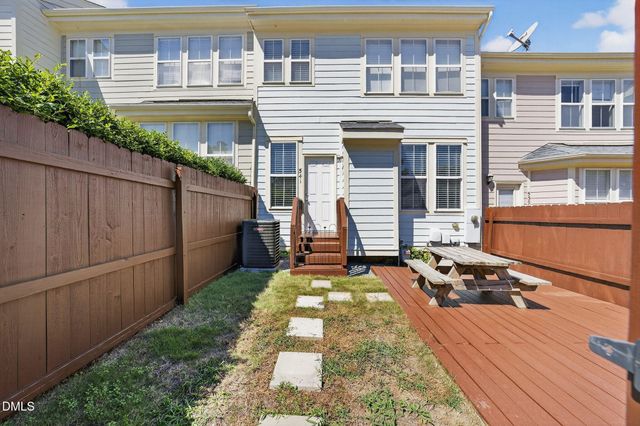 541 Village Loop Drive, Apex, NC 27502