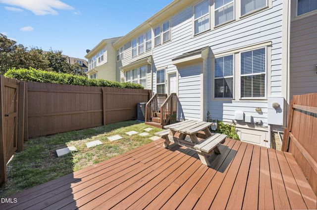 541 Village Loop Drive, Apex, NC 27502