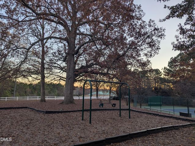 541 Village Loop Drive, Apex, NC 27502