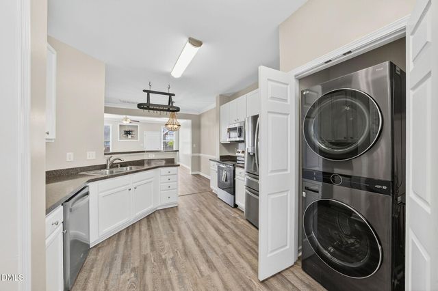 541 Village Loop Drive, Apex, NC 27502