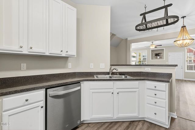 541 Village Loop Drive, Apex, NC 27502