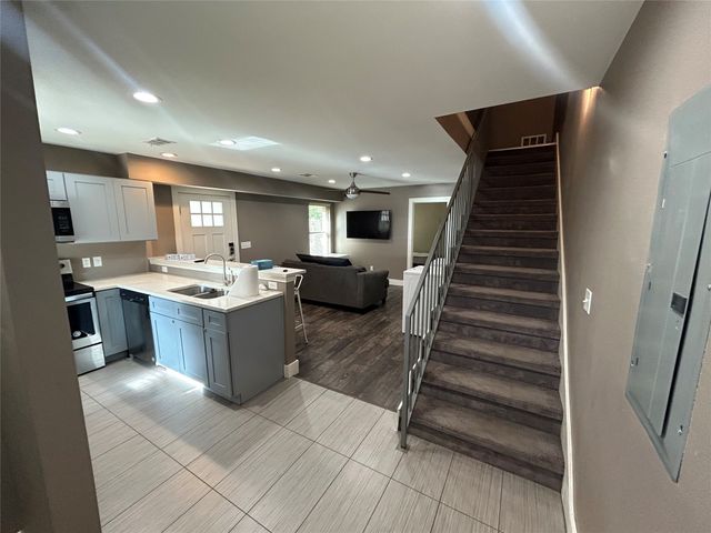 301 E Brockett Street, Sherman, TX 75090