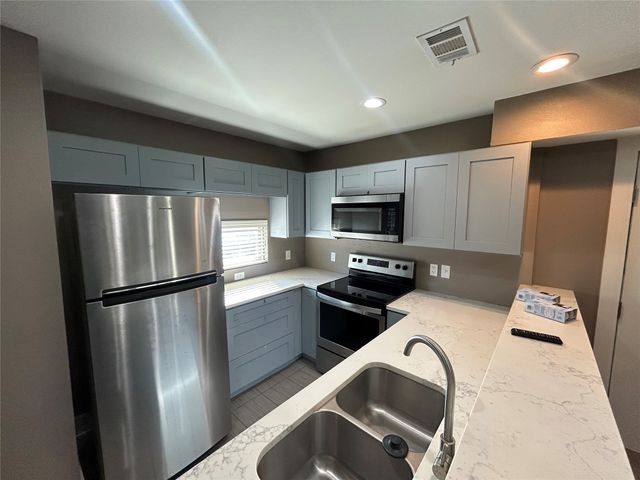 301 E Brockett Street, Sherman, TX 75090
