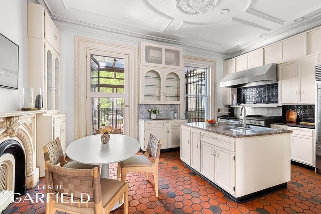305 E 18TH Street, New York City, NY 10003