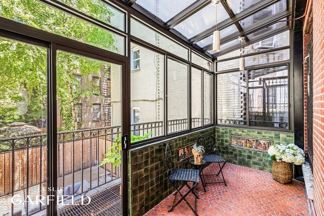 305 E 18TH Street, New York City, NY 10003