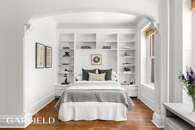 305 E 18TH Street, New York City, NY 10003