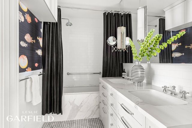 305 E 18TH Street, New York City, NY 10003