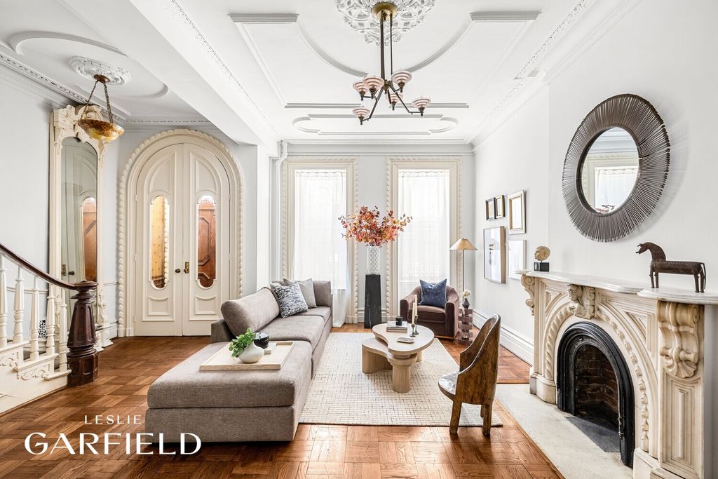 305 E 18TH Street, New York City, NY 10003