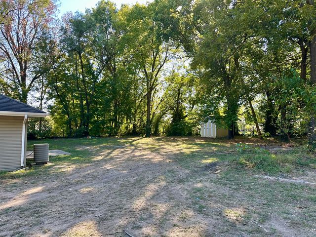 305 N Flint Avenue, Bolivar, MO 65613