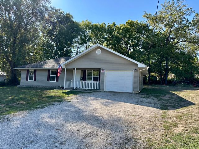 305 N Flint Avenue, Bolivar, MO 65613