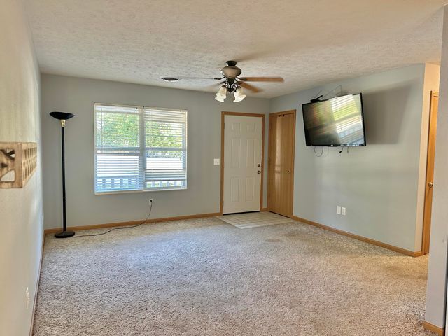 305 N Flint Avenue, Bolivar, MO 65613