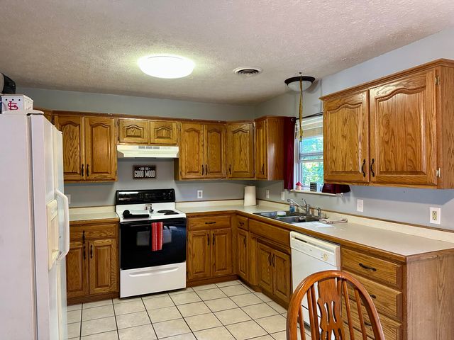 305 N Flint Avenue, Bolivar, MO 65613