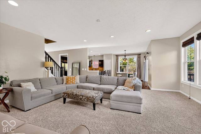 11058 Stoneleigh Drive, Noblesville, IN 46060