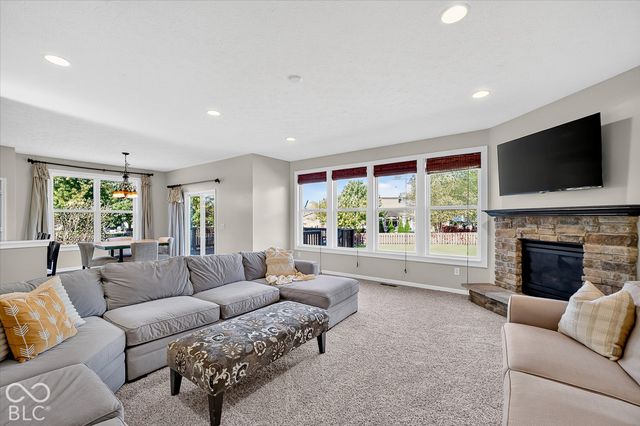 11058 Stoneleigh Drive, Noblesville, IN 46060