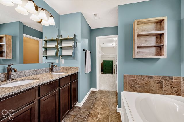 11058 Stoneleigh Drive, Noblesville, IN 46060