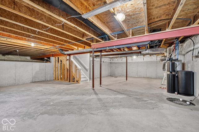 11058 Stoneleigh Drive, Noblesville, IN 46060