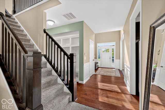 11058 Stoneleigh Drive, Noblesville, IN 46060