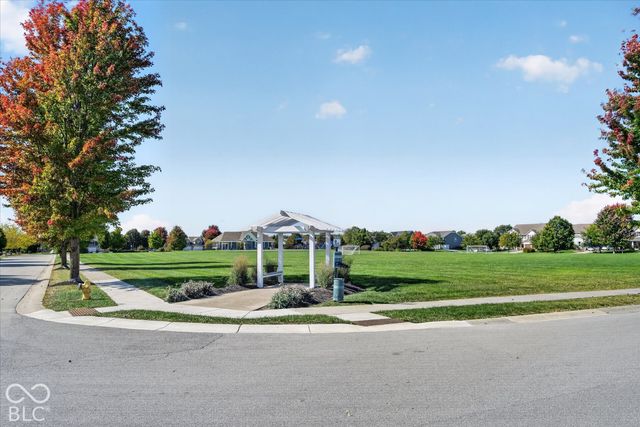 11058 Stoneleigh Drive, Noblesville, IN 46060