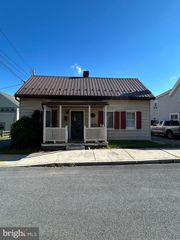 245 E LIBERTY STREET, Chambersburg, PA 17201