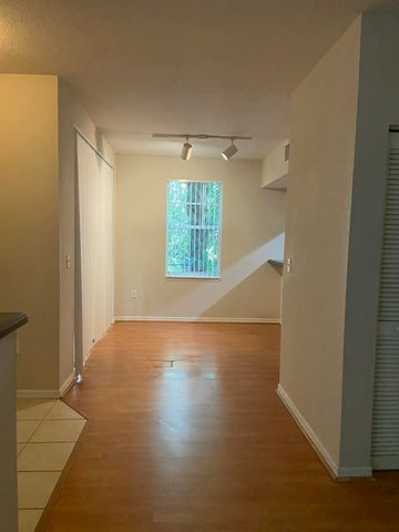 6924 W Sample Road 6924, Coral Springs, FL 33067