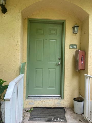 6924 W Sample Road 6924, Coral Springs, FL 33067