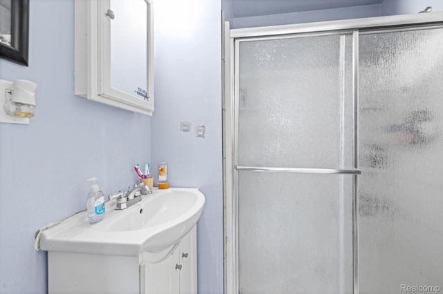 1127 Detroit Avenue, Lincoln Park, MI 48146